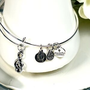 Alex and Ani SWEET MELODY Treble Clef Charm Bangle Bracelet Silver NWOT